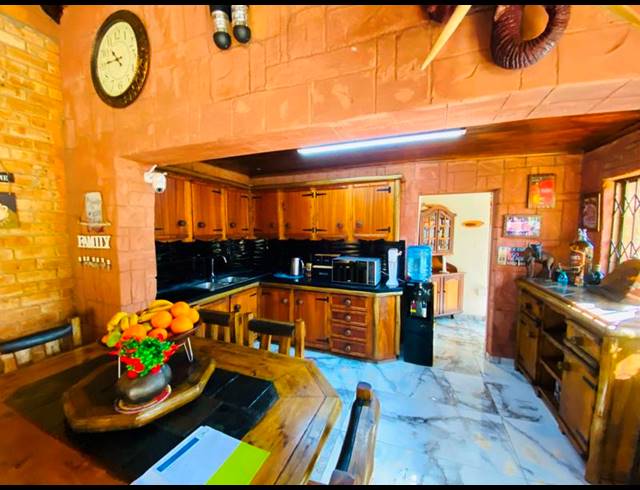 5 BEDROOM HOUSE FOR SALE IN KENSINGTON